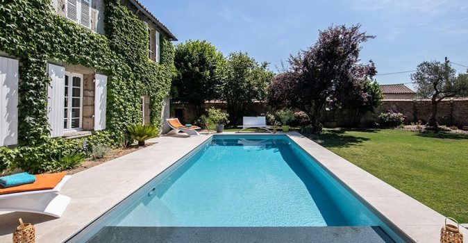 Piscine avec membrane armée gris