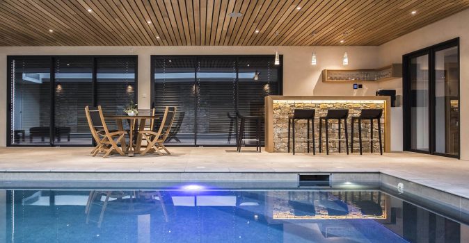 Espace cocooning au bord de la piscine